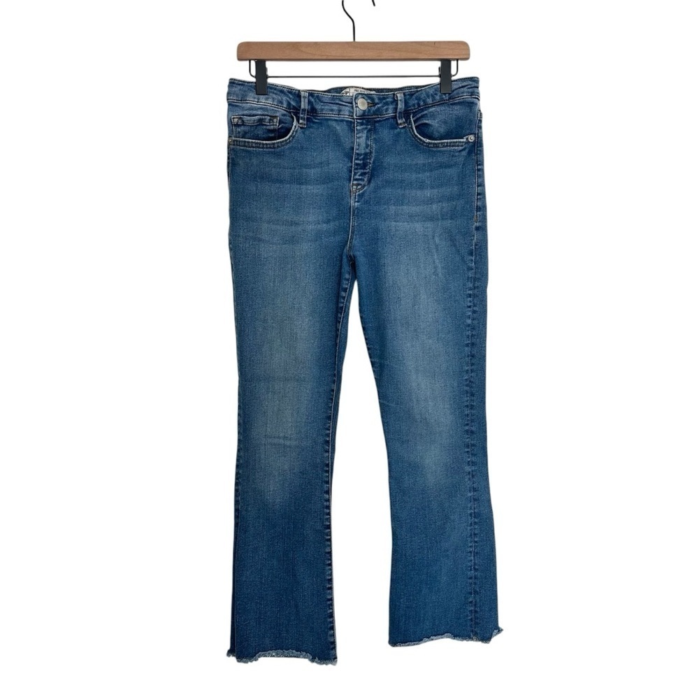 Free People Fringe Crop Jeans Medium Wash Size 31 Cropped Raw Hem Straight Leg - Picture 2 of 8